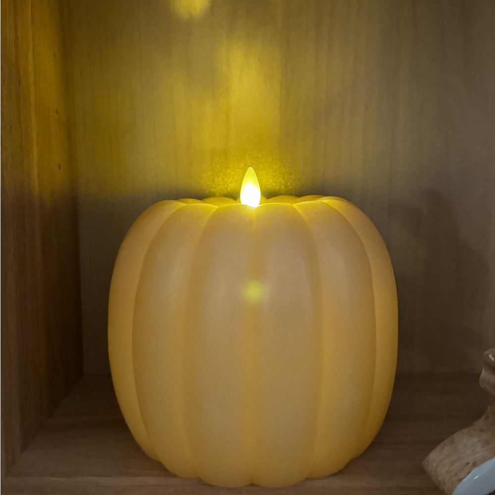 NEW IN BOX Luminara Irish cream chalky pumpkin flameless candle